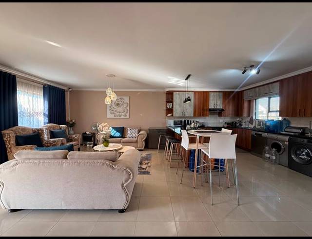 3 BEDROOM APARTMENT FOR SALE IN BARBEQUE DOWNS